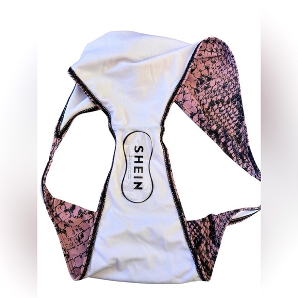 SHEIN, Plus Size Bikini & Beach Skirt Set, 4XL (20W), Pink, Black 🌴 - Picture 10 of 10